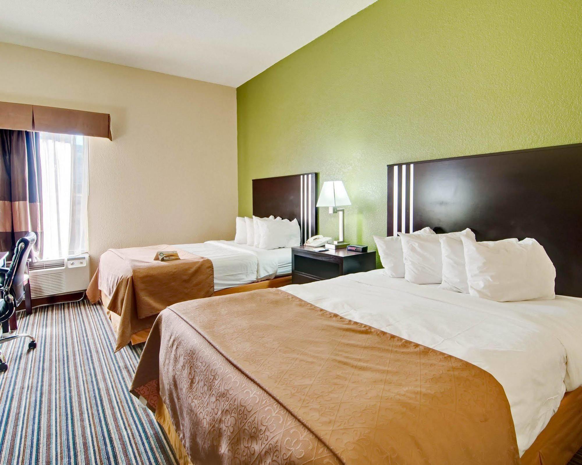 Spark By Hilton Wytheville East Main Street Exteriér fotografie