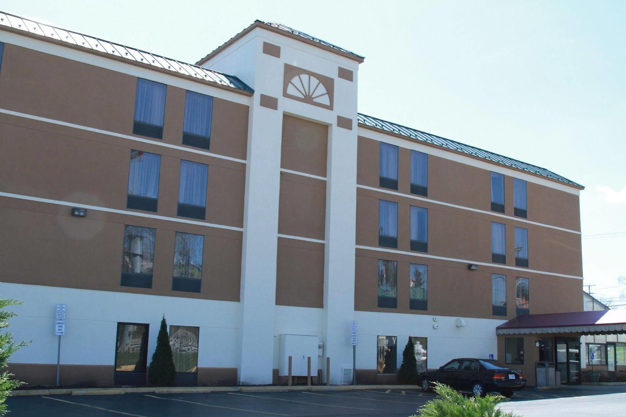 Spark By Hilton Wytheville East Main Street Exteriér fotografie